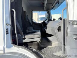 Mercedes-Benz Atego  818L Mitsubishi TDJ600D seitli. Treppe TÜV