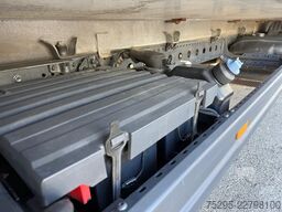 Mercedes-Benz Atego  818L Mitsubishi TDJ600D seitli. Treppe TÜV