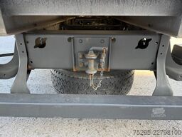 Mercedes-Benz Atego  818L Mitsubishi TDJ600D seitli. Treppe TÜV