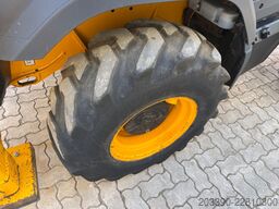 JCB 3CX Compact / 2022 BJ / Hammer + Schaufeln
