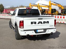 Kombination Dodge RAM 1500 und Homar Wohnsattelauflieger