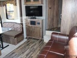 Cougar Kombination Dodge RAM 1500 und Cougar by Keystone 25RKS Wohnsattelauflieger