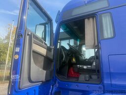 MAN TGX | Lifting axle | Steering axles | Retarder ...