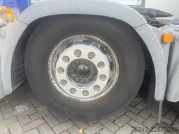 MAN TGX | Lifting axle | Steering axles | Retarder ...