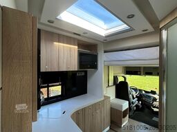 Volvo FH540 Occasion 9 paards paardenvrachtwagen met ...