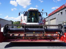 ROSTSELMASH VECTOR 425 RSM-101 grain harvester+Heade