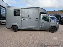 Renault Master Automaat Paardenwagen hengsten uitvoerin...
