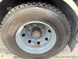 MERCEDES-BENZ 917 AF ALLRAD/4X4/Lichtmastwagen/Schlafkabine/