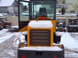 ZL 12 F**MIT SCHNEESCHILD