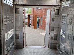 Finkl SAV35 - 3 deck Livestock - Water & Ventilation ...