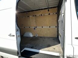 MERCEDES-BENZ Sprinter II Kasten 216CDI