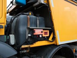 MERCEDES-BENZ 3243 8x4 BB ABSCHIEBER FLIEGL THERMO Nr.: 622