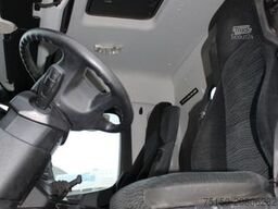 MERCEDES-BENZ 3243 8x4 BB ABSCHIEBER FLIEGL THERMO Nr.: 622