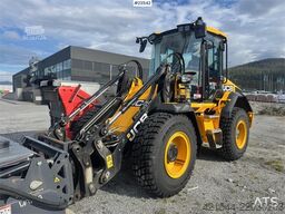 JCB 413S