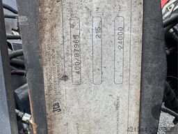 JCB 413S