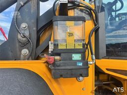 JCB 413S