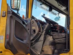 DAF XF 510 SpaceCab 6x2 - Box with side doors - Loa...