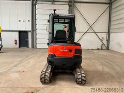 Kubota U 27-4