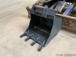 Kubota U 27-4