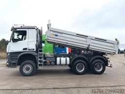 MERCEDES-BENZ 3351 Arocs/ABNEHMBARER Kran/Kipper/Bordmatik/6x6