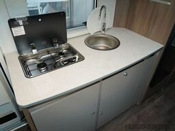 CARADO A 361 Pro (46) SAT, Navi, Stützen