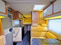 WESTFALIA West Van/Festbett/AHK/Markise/Panoramafenster