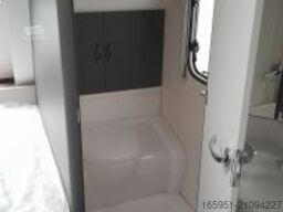 Hobby Excellent Edition 560 KMFe Etagenbetten, 2000kg