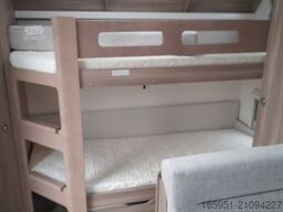 Hobby Excellent Edition 560 KMFe Etagenbetten, 2000kg