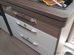 Hobby Excellent Edition 560 KMFe Etagenbetten, 2000kg