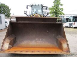 KOMATSU WA380 1. Hd aus Kommunalbesitz