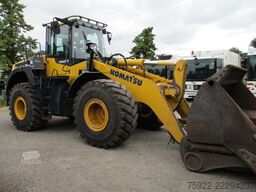 KOMATSU WA380 1. Hd aus Kommunalbesitz