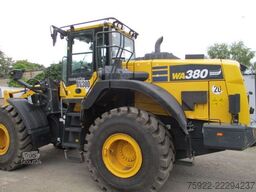 KOMATSU WA380 1. Hd aus Kommunalbesitz