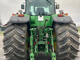 John Deere 8120
