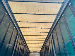 SCHMITZ CARGOBULL SCB*S3T MegaTrailer Curtainsider Edscha