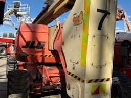 JLG 800AJ