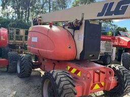 JLG 800AJ