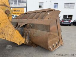 Liebherr L586 2plus2