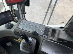 Liebherr L586 2plus2