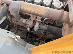Liebherr L586 2plus2