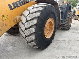 Liebherr L586 2plus2