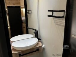 EURAMOBIL Xtura XT 686 EF Fahrassistenzpaket Solar Markise