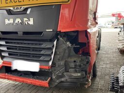 MAN TGX 33.540 6x2 beschädigt /damaged