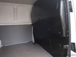 VOLKSWAGEN T6.1 lang / 1. Hand / PDC / Klima / FN: 42