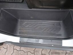 FORD 1. Hand / Rampe / 9 Sitzer / FN: 131