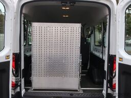 FORD 1. Hand / Rampe / 9 Sitzer / FN: 131