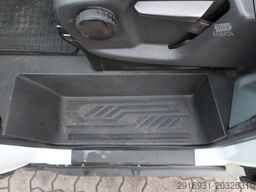 FORD Transit 1. Hand / Rampe / 9 Sitzer / FN: 46