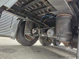 knapen K200 KT01 / 60 m3 / 2 x LIFT AXLE