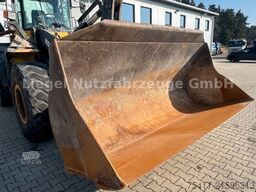 KOMATSU WA320