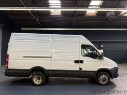 IVECO Daily 35C15 3,0 Liter Kasten L2 H2 AHK 3,5T