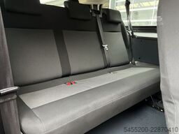 Peugeot e-Expert 50 kWh Long 9-Persoons Dubbele schuifd...